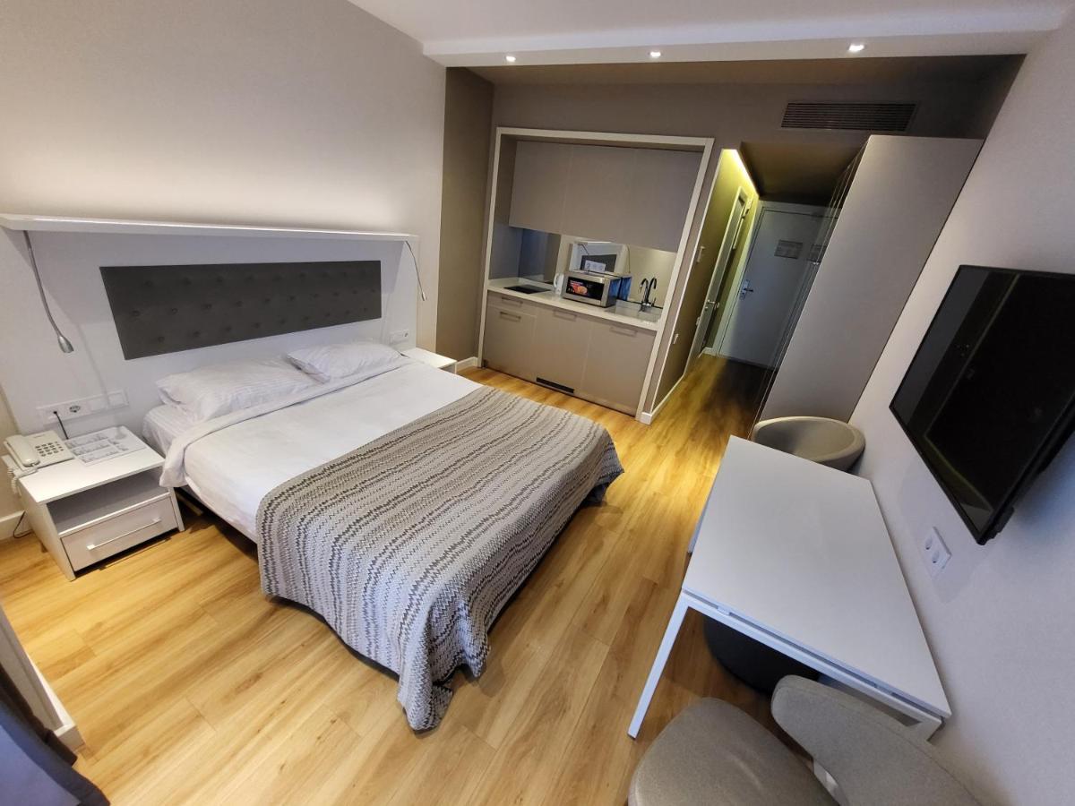Black Sea Apartments Alliance Palace Batumi Bagian luar foto