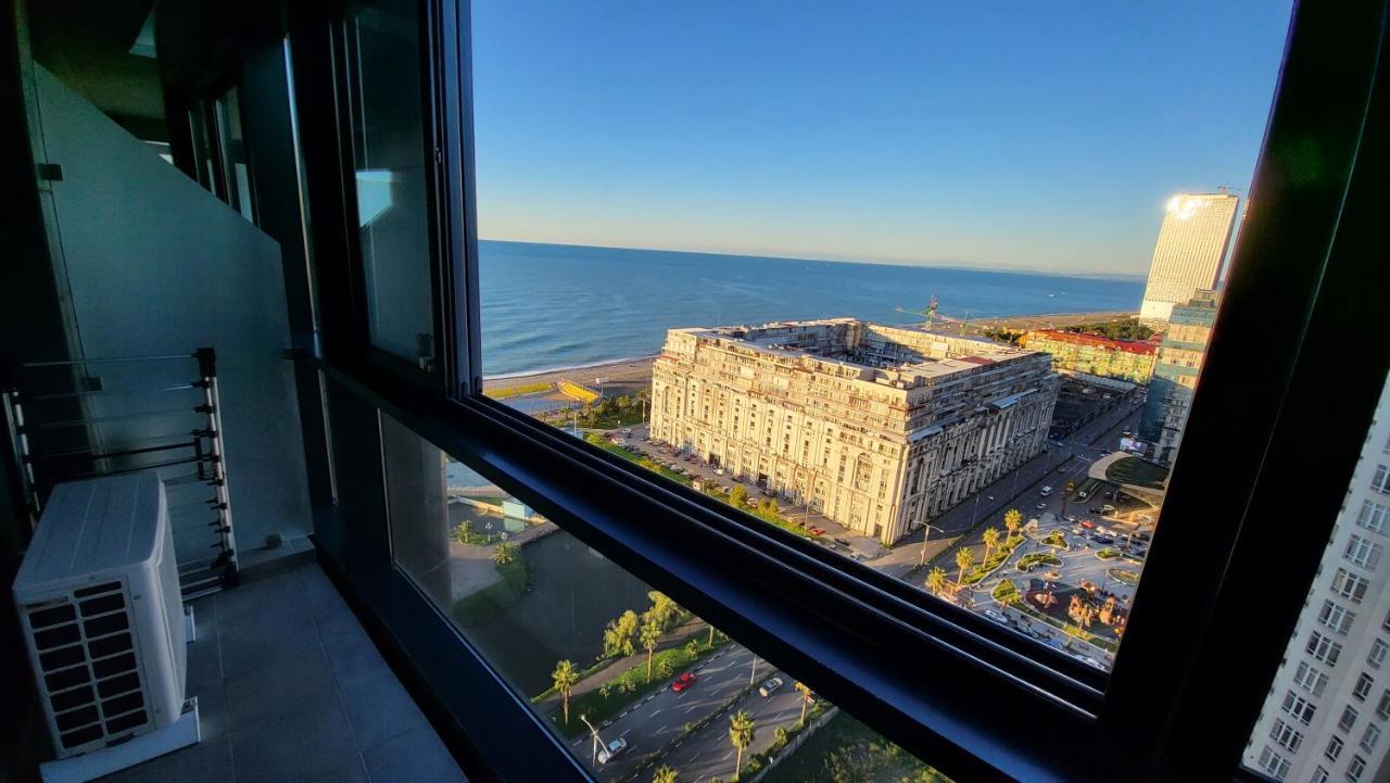 Black Sea Apartments Alliance Palace Batumi Bagian luar foto