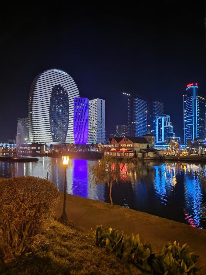 Black Sea Apartments Alliance Palace Batumi Bagian luar foto