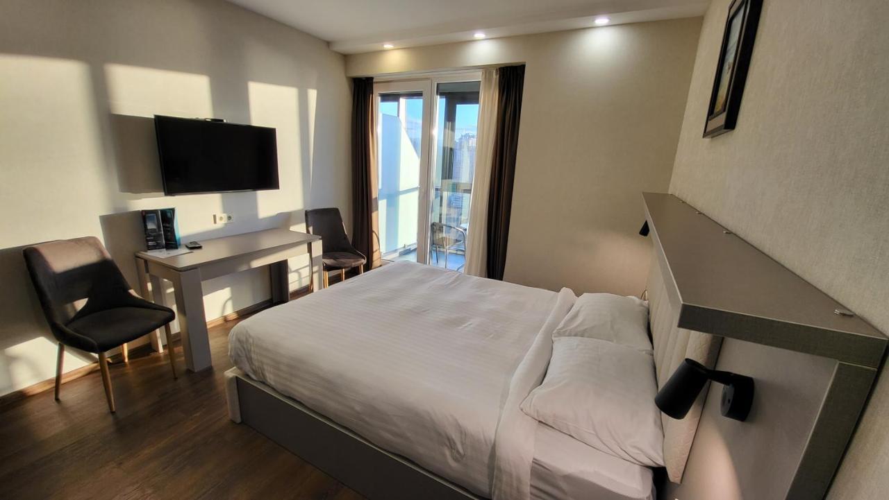 Black Sea Apartments Alliance Palace Batumi Bagian luar foto