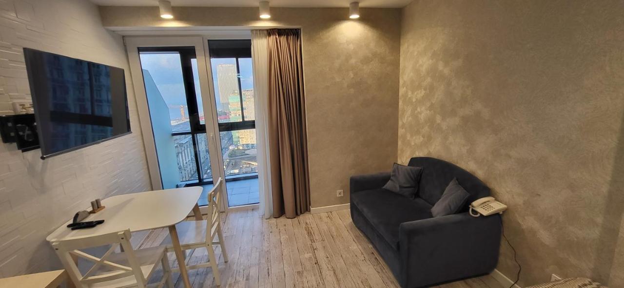 Black Sea Apartments Alliance Palace Batumi Bagian luar foto
