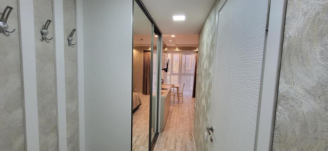 Black Sea Apartments Alliance Palace Batumi Bagian luar foto